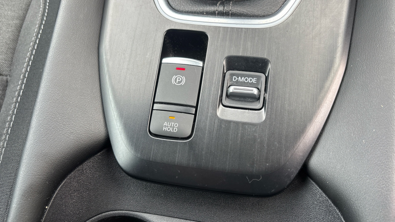 Nissan Qashqai 1.3 DiG-T MH N-Connecta 5dr Petrol Hatchback